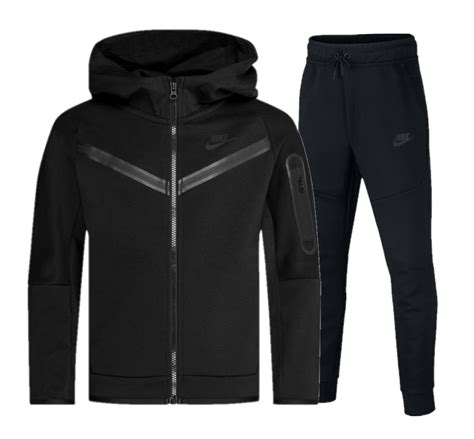 trainingspakken nike tech